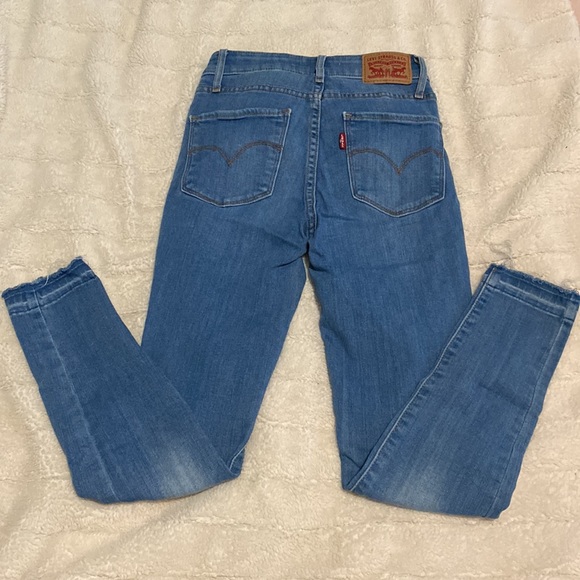 Levi’s 721 High Rise Skinny - Picture 4 of 4